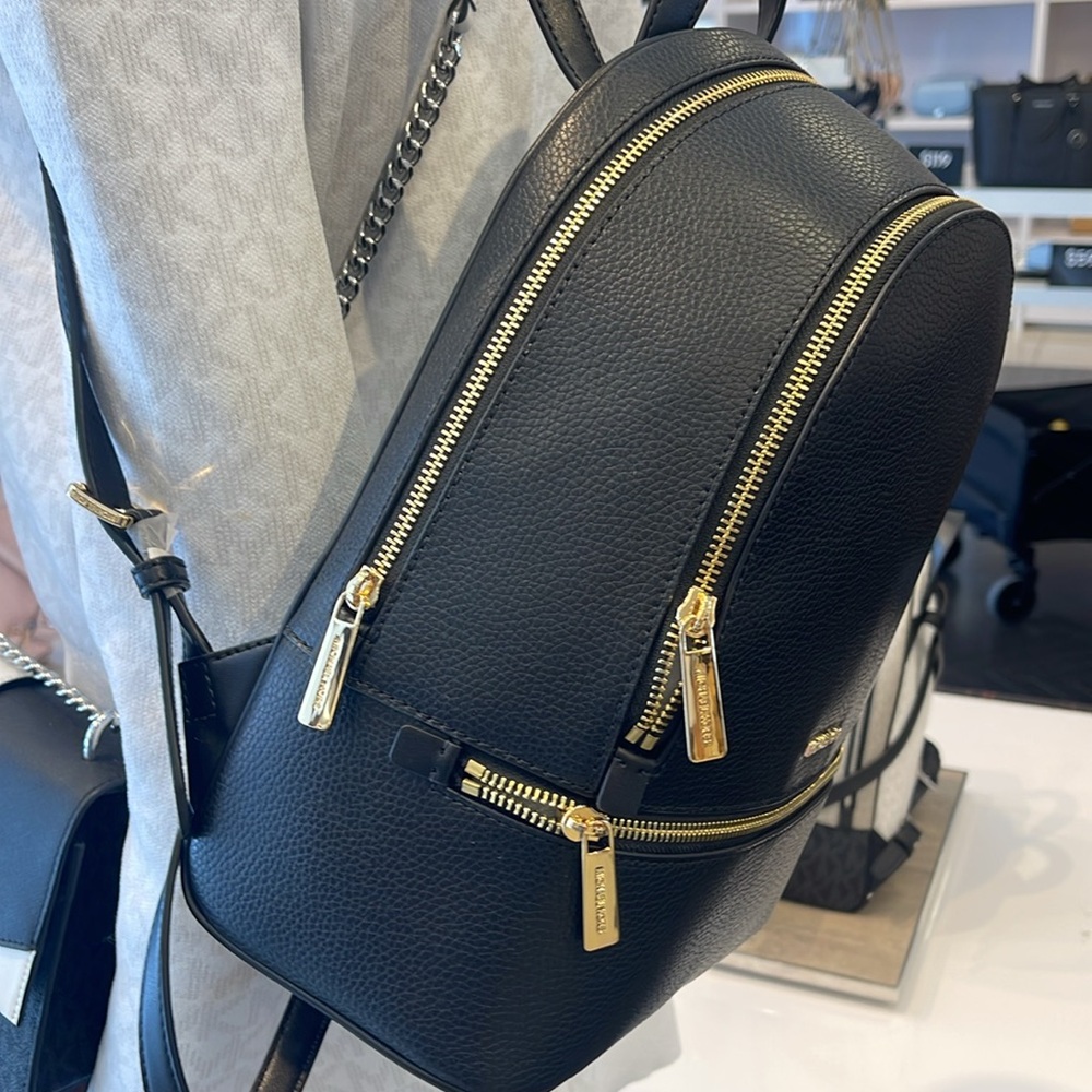 MICHAEL KORS Rhea Medium Zip Pebbled Leather Backpack
BLACK 
NWT - Picture 12 of 16